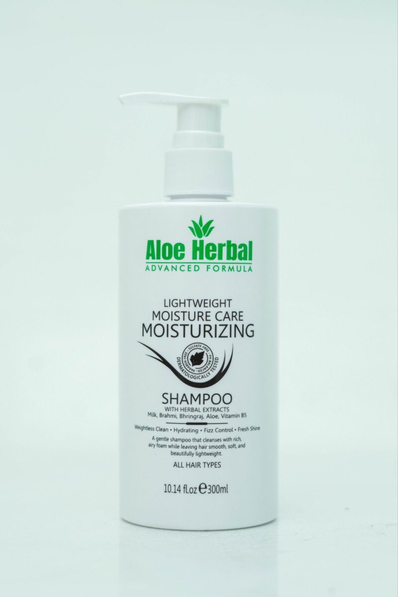 Aloe Herbal Lightweight Moisture Care Shampoo